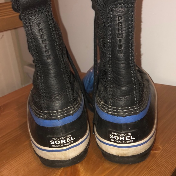 Used Sorel Winter Boot - size 8 - Picture 2 of 5